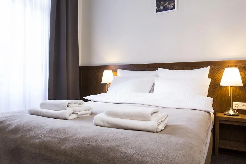 Daniel Griffin Aparthotel By Artery Hotels 크라쿠프 3*,  폴란드